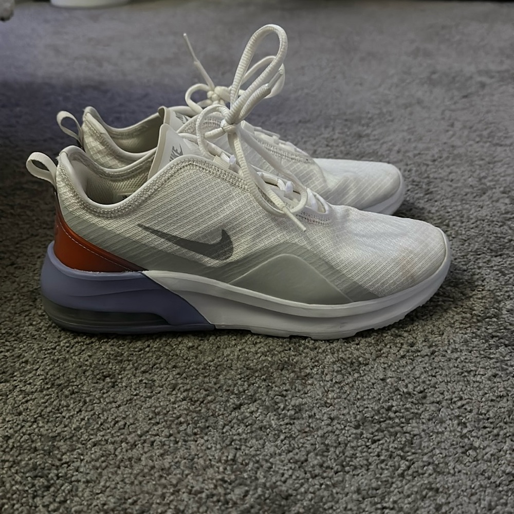 New Nike sneakers size 8.5. Worn two times, very cute and comfortable